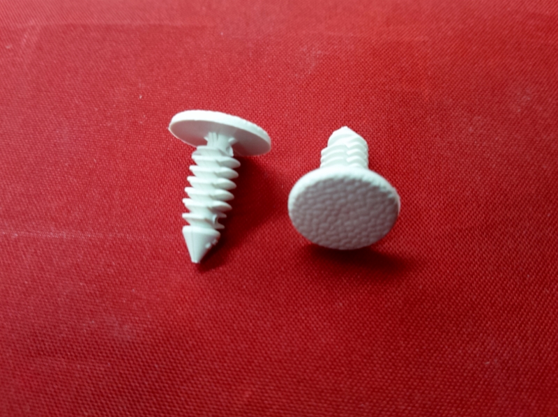 Christmas Tree FIR Spruce Clips 5.5mm Hole 12mm Head